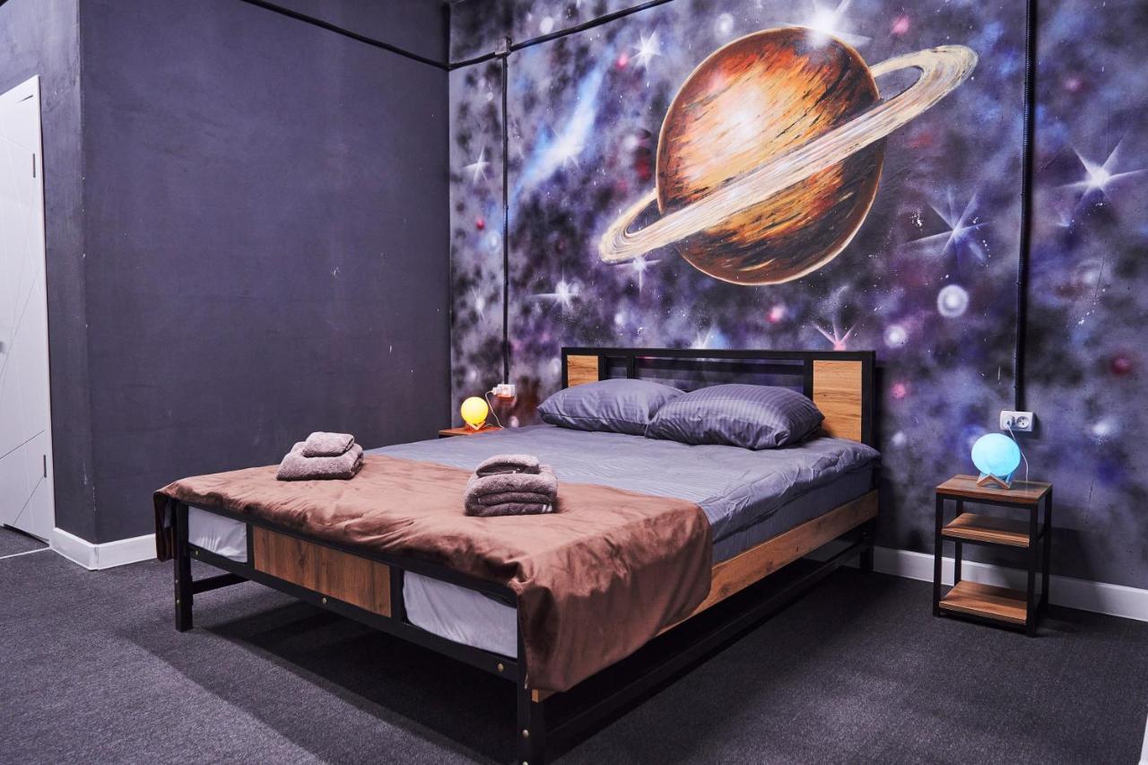 Gagarin Capsule Hotel Алмати Екстер'єр фото